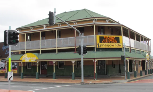 pineapple hotel kangaroo point brisbane